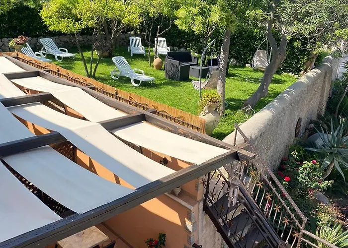 Sofia Bed & Breakfast 4*