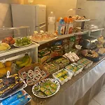 Sofia לינה וארוחת בוקר פרגליה