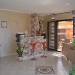 לינה וארוחת בוקר Sofia פרגליה