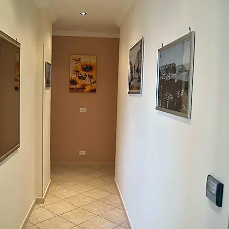 Sofia Bed and Breakfast 4*