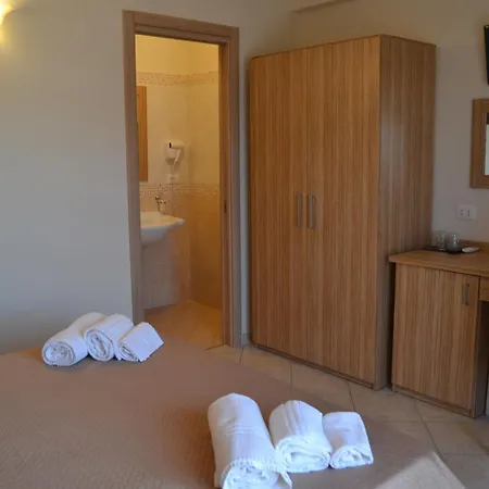 Sofia Bed & Breakfast 4*