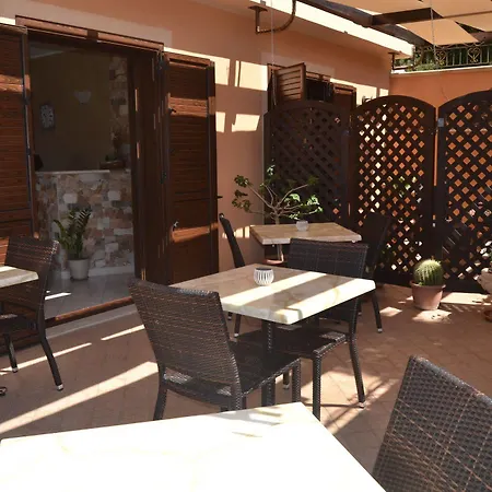 Sofia Bed & Breakfast 4*