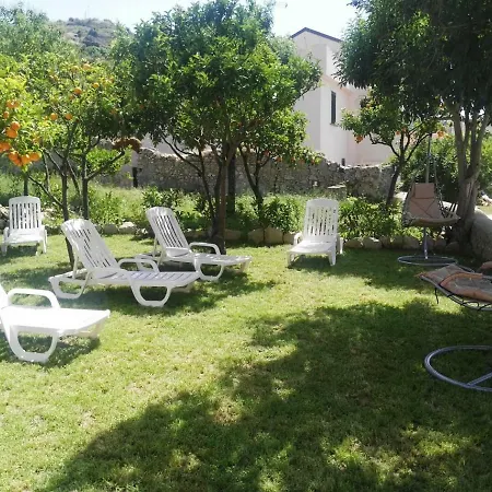 Sofia Bed and Breakfast 4*